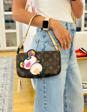 Load image into Gallery viewer, Louis Vuitton Murakami Pochette Accessories