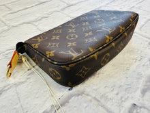 Load image into Gallery viewer, Louis Vuitton Murakami Pochette Accessories