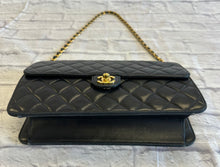 Load image into Gallery viewer, Chanel Vintage Black Lambskin Single Flap