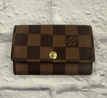 Load image into Gallery viewer, Louis Vuitton Damier Ebene 6 Key Ring Holder
