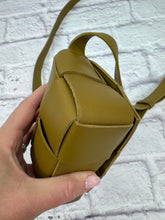 Load image into Gallery viewer, Bottega Acorn Candy Cassette Crossbody
