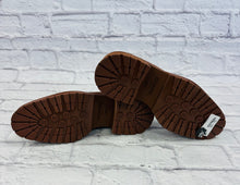 Load image into Gallery viewer, Chanel Quilted CC Loafers 39.5 Light Brown
