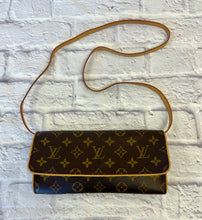 Load image into Gallery viewer, Louis Vuitton Monogram Pochette Twin GM
