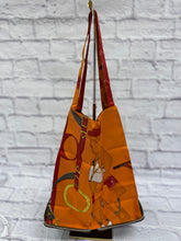 Load image into Gallery viewer, Hermes Silky Pop Tote
