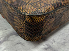 Load image into Gallery viewer, Louis Vuitton Damier Ebene Pochette Felice
