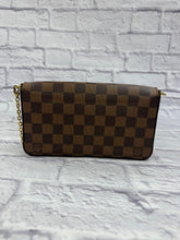Load image into Gallery viewer, Louis Vuitton Damier Ebene Pochette Felice
