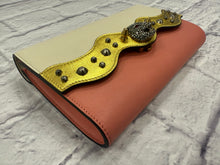 Load image into Gallery viewer, Gucci Animalier Broadway Tiger Head Clutch
