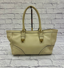 Load image into Gallery viewer, Gucci Ivory Medium Signoria Tote
