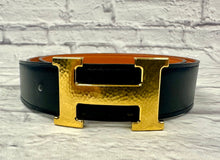 Load image into Gallery viewer, Hermes Box Togo Leather Martelee H 32mm Belt Sz 85
