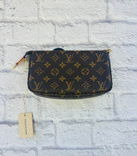 Load image into Gallery viewer, Louis Vuitton Murakami Pochette Accessories
