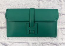 Load image into Gallery viewer, Hermes Jige Green Clutch
