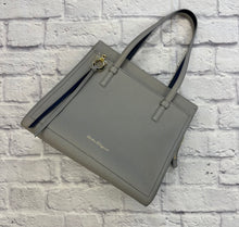 Load image into Gallery viewer, Salvatore Ferragamo Amy Tote
