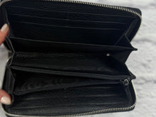 Load image into Gallery viewer, Gucci Black Studded Soho Wallet
