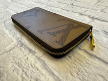 Load image into Gallery viewer, Louis Vuitton Full Zip Giant Monogram Wallet
