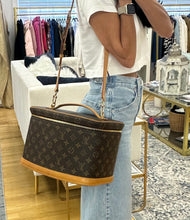 Load image into Gallery viewer, Louis Vuitton

