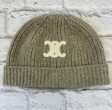 Load image into Gallery viewer, Celine Cashmere Hat
