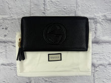 Load image into Gallery viewer, Gucci Leather Soho GG Full Zip Wallet
