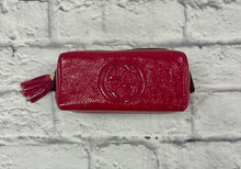 Load image into Gallery viewer, Gucci Berry Patent Makeup Case
