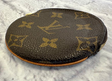 Load image into Gallery viewer, Louis Vuitton Monogram Coin Pouch
