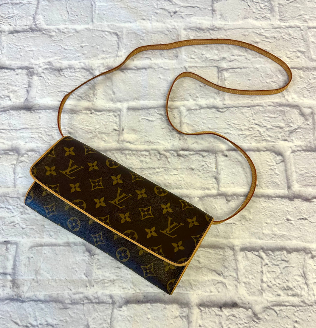 Louis Vuitton Monogram Pochette Twin GM