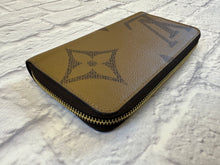 Load image into Gallery viewer, Louis Vuitton Full Zip Giant Monogram Wallet
