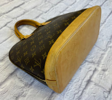 Load image into Gallery viewer, Louis Vuitton Monogram Alma
