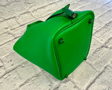 Load image into Gallery viewer, Hermes Picotin Lock 18 Bamboo Clemence Leather Metallic Green Hardware
