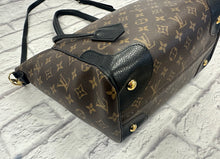 Load image into Gallery viewer, Louis Vuitton Monogram Estrella MM
