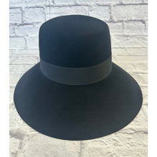 Load image into Gallery viewer, Hermes Black Rabbit Felt Farrah Hat SZ 59
