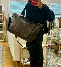 Load image into Gallery viewer, Louis Vuitton Monogram Estrella MM

