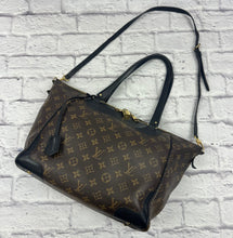 Load image into Gallery viewer, Louis Vuitton Monogram Estrella MM
