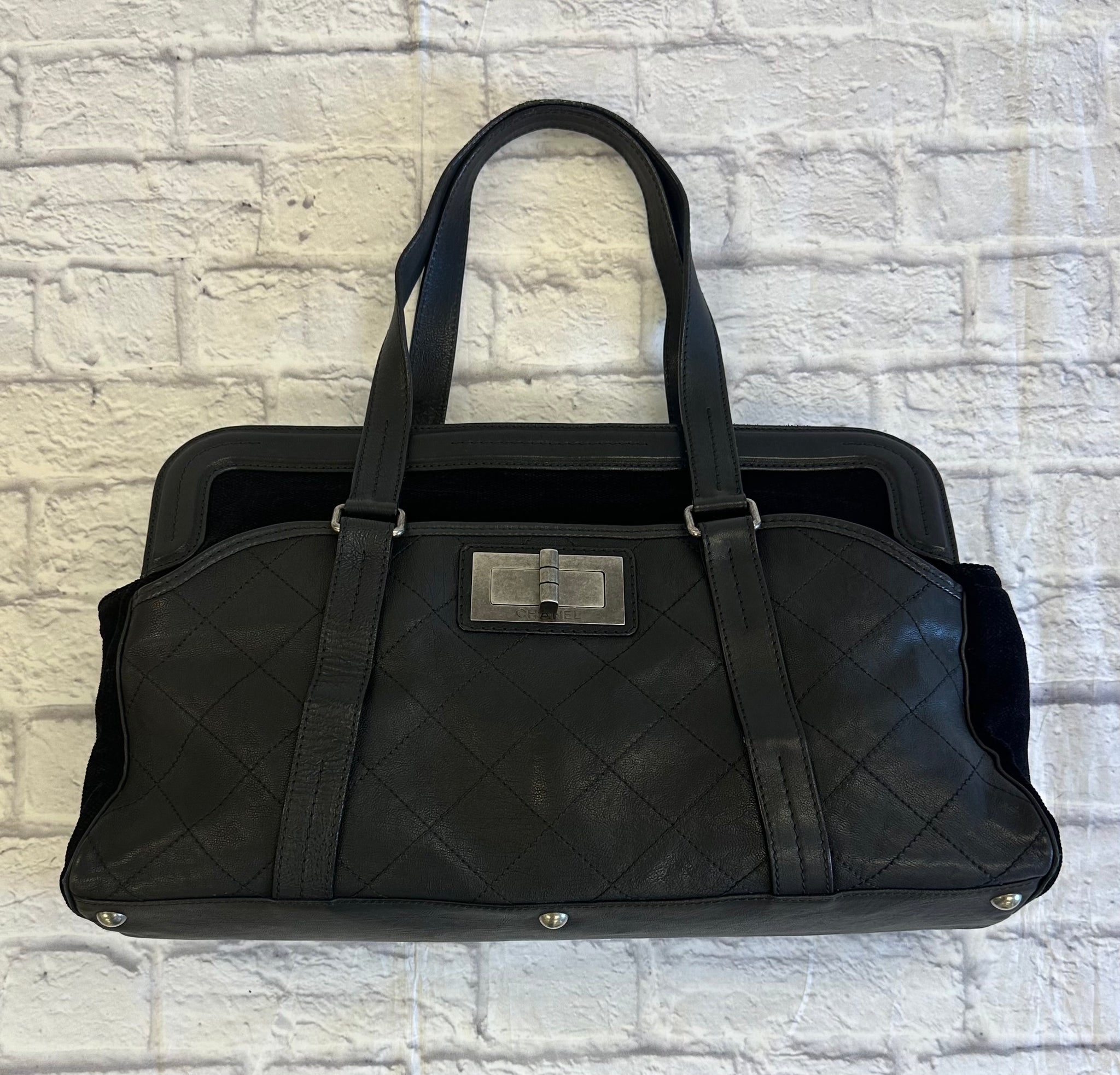 hono シャネルバッグ Hobo handbag, Shiny lambskin & gold-tone metal, light yellow