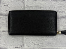 Load image into Gallery viewer, Gucci Leather Soho GG Full Zip Wallet
