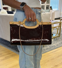 Load image into Gallery viewer, Louis Vuitton Monogram Vernis Roxbury Drive Bag
