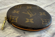 Load image into Gallery viewer, Louis Vuitton Monogram Coin Pouch
