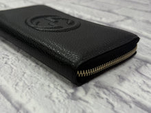 Load image into Gallery viewer, Gucci Leather Soho GG Full Zip Wallet
