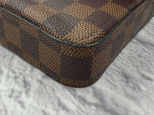 Load image into Gallery viewer, Louis Vuitton Damier Ebene Pochette Felice
