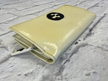 Load image into Gallery viewer, Gucci Crinkle Patent Ivory Full Size Wallet
