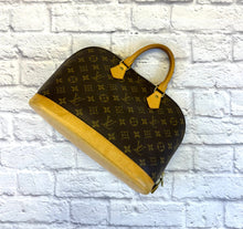 Load image into Gallery viewer, Louis Vuitton Monogram Alma
