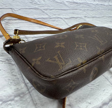 Load image into Gallery viewer, Louis Vuitton Monogram Pochette Accessoires
