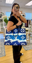 Load image into Gallery viewer, Louis Vuitton Blue Escale Onthego GM Tote
