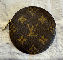 Load image into Gallery viewer, Louis Vuitton Monogram Coin Pouch
