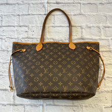 Load image into Gallery viewer, Louis Vuitton Monogram Neverfull MM
