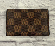Load image into Gallery viewer, Louis Vuitton Damier Ebene 6 Key Ring Holder
