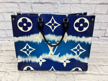 Load image into Gallery viewer, Louis Vuitton Blue Escale Onthego GM Tote
