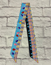 Load image into Gallery viewer, Hermes Silk Parures Des Maharajas Twilly
