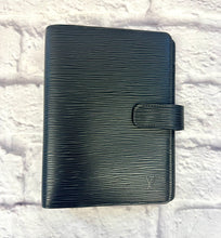 Load image into Gallery viewer, Louis Vuitton Black Epi Agenda Cover
