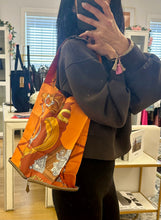 Load image into Gallery viewer, Hermes Silky Pop Tote
