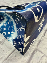 Load image into Gallery viewer, Louis Vuitton Blue Escale Onthego GM Tote
