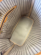 Load image into Gallery viewer, Louis Vuitton Monogram Neverfull MM

